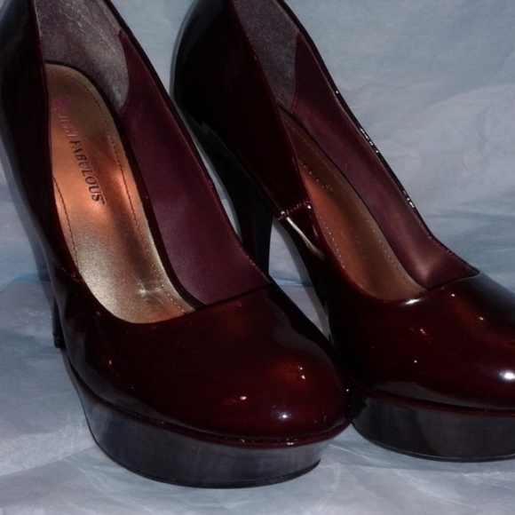 👠 JustFab 'Vanessa' Burgundy Heels 👠 - Picture 2 of 9